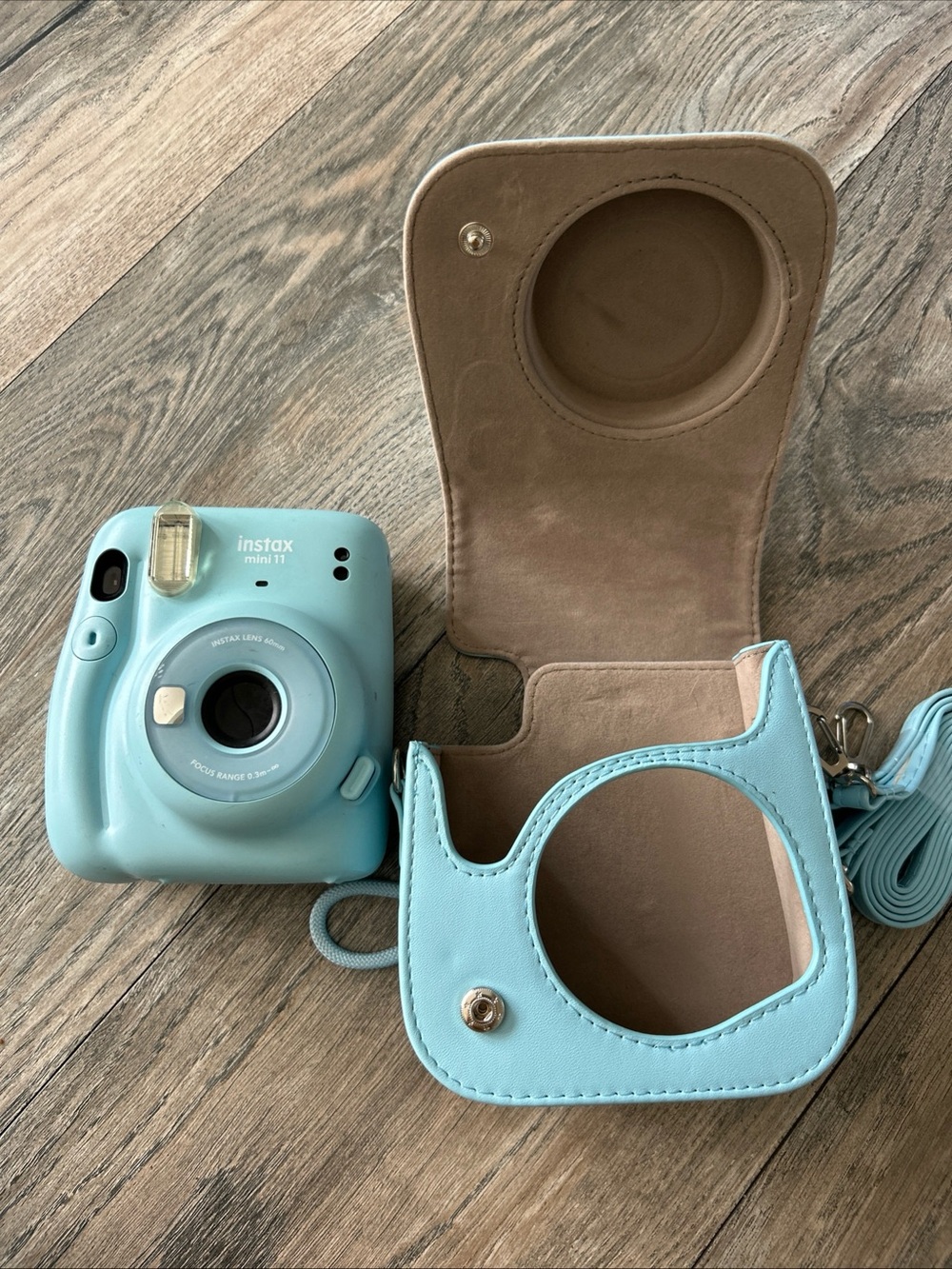 Fujifilm Instax Mini 11 Instant Camera Sky Blue With Carrying Case